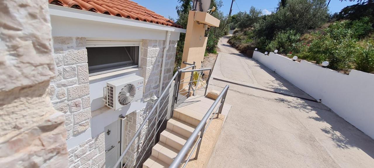 Villa Stone House In Olive Grove Tolón Exterior foto